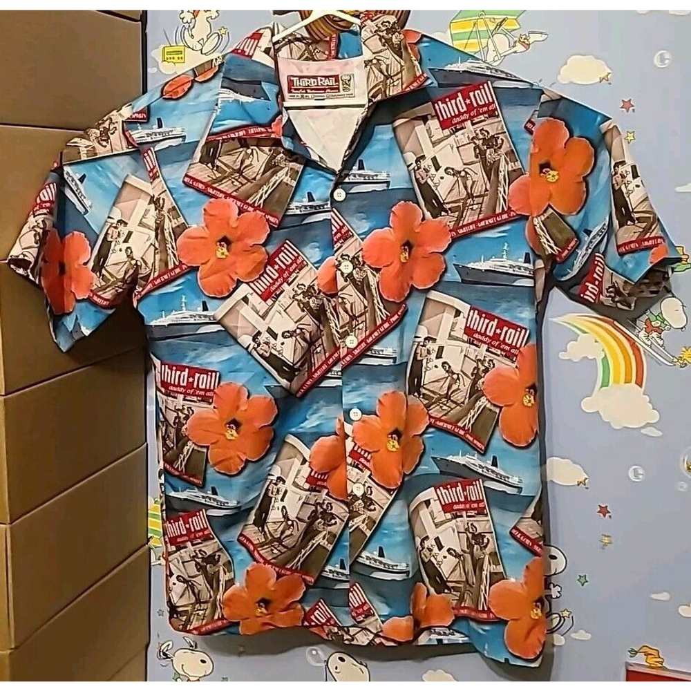 Vintage Third Rail Made In USA Hawaiian Button Up Shirt Size Large Ocean Cruise